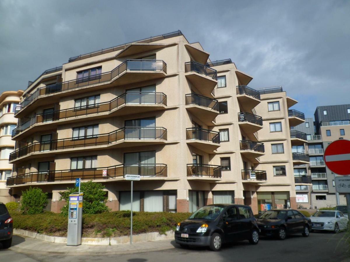 Appartement Residentie Amadeus Met Garage Sint-Idesbald Eksteriør billede